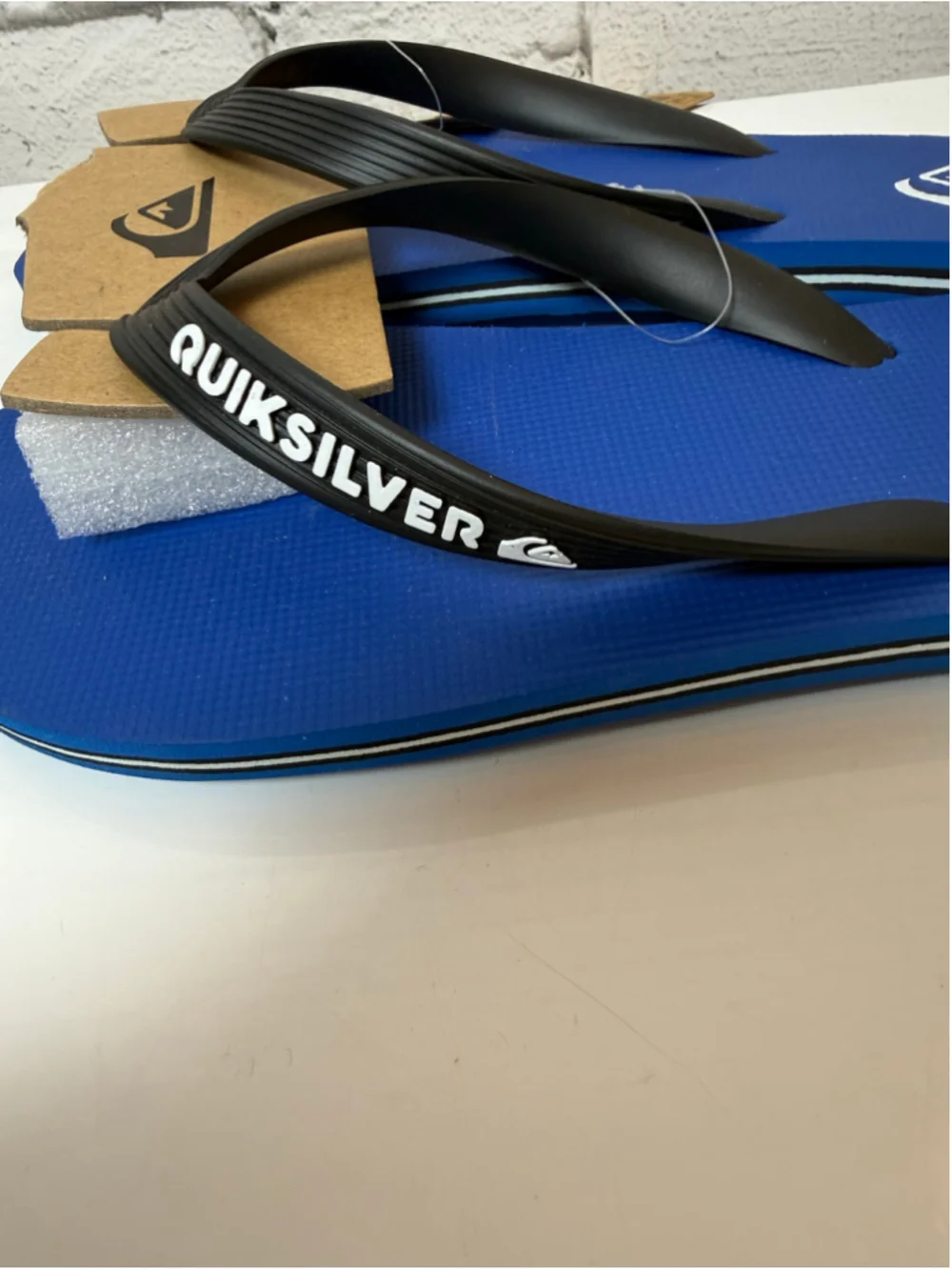 Boys Youth Quiksilver Flip-Flops Sandals Size 6 Blue and Black Molokai NEW